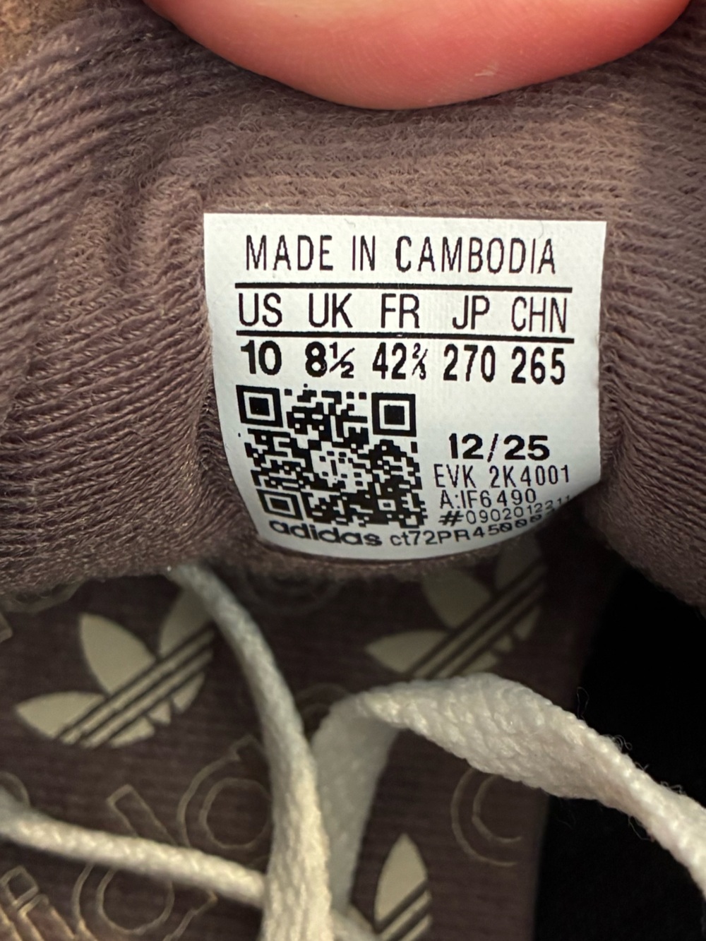 Adidas Spezial: Brown Suede Sneakers with Cream Stripes - Picture 2 of 6